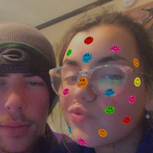 Meet your Posher, Alyssa - Picture 1 of 1